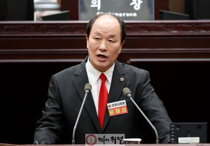 (사진)인천시의회_윤재상_의원__강화군_도로건설_사업_지연_질타.jpg