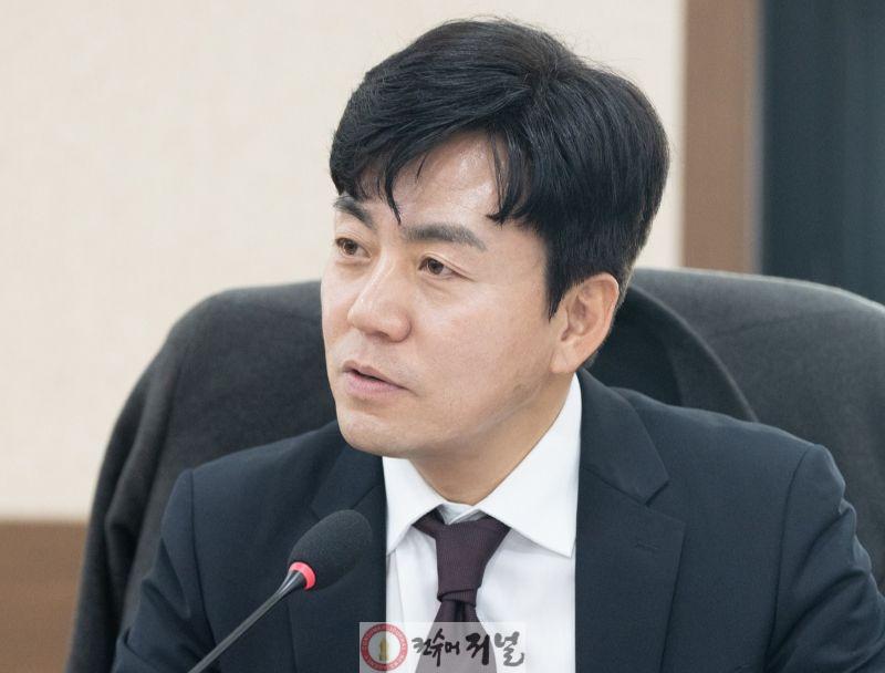 (사진)인천시의회 이강구 의원, 전동킥보드 통행금지 구역 지정 근거 마련.jpg