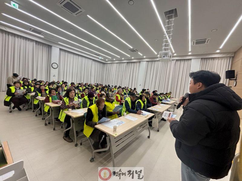 3-1. 연천군, 찾아가는 어르신 교통비 지원사업 홍보 실시(1월 27일 노인일자리홍보).jpg