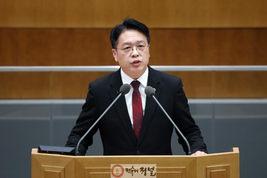 260205_이석균_의원__김동연_지사_대집행부_질문_통해_빚으로_버티는_경기도정..._도민의_삶과_미래는_안전한가.jpg