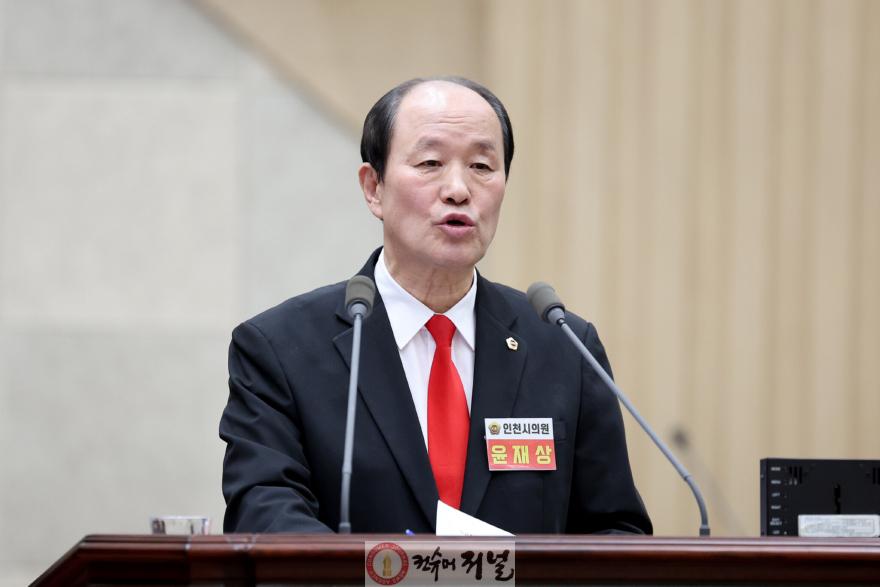 (사진1)인천시의회 윤재상 의원, 강화군 도로건설 지연ㆍ버스노선 문제ㆍ항공기 소음 등 대책 촉구.jpg