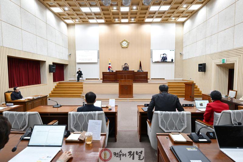 1-1. 제299회 연천군의회 임시회 개회 사진1.jpg