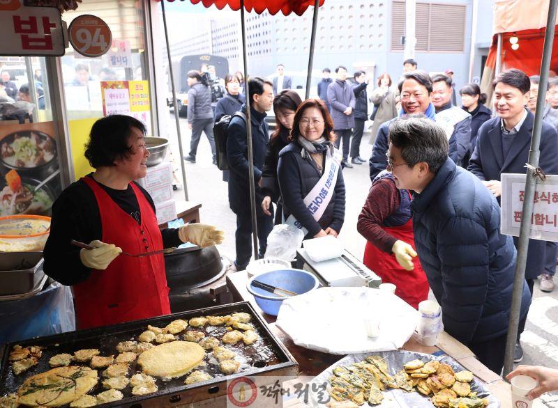 사진자료(수원 조원시장 방문).jpg