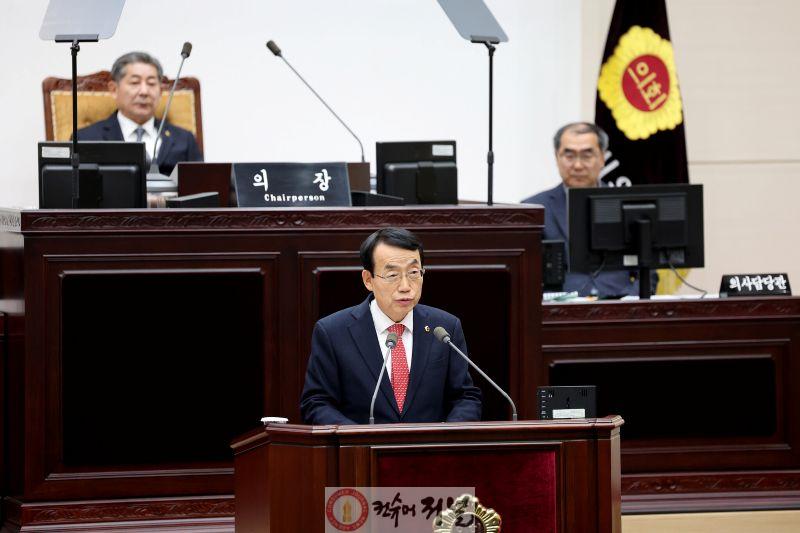 (사진)인천시의회 허식 의원, 인천 앞바다 매립 주권 찾아야...아라뱃길 인근 20만 평 매립 제안.jpg