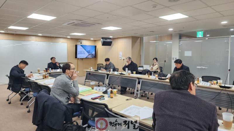 260213_경기도의회__2026년도_제1회_연구활동_지원_심의위원회_개최(1).jpg