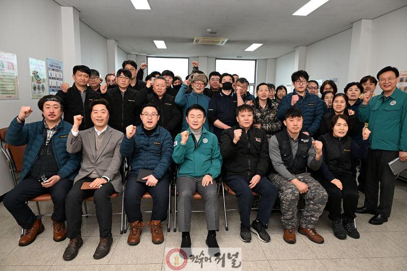 1.자원순환과(의정부시, 환경자원센터 현장 점검…근로자 격려와 안전관리 강화)1.JPG