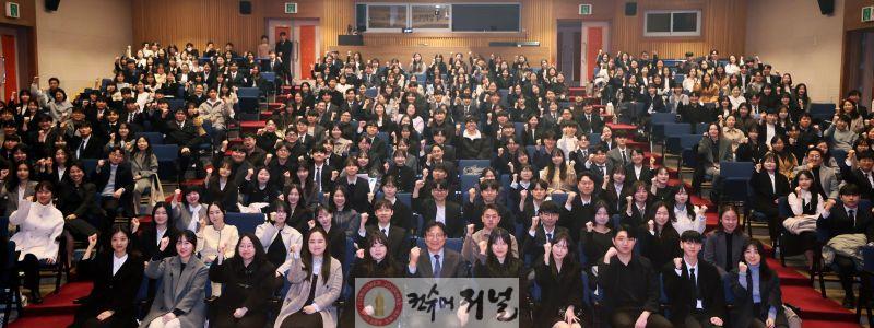 1. 도성훈 인천시교육감, 3월 1일자 신규교사 임명장 수여 (1).jpg
