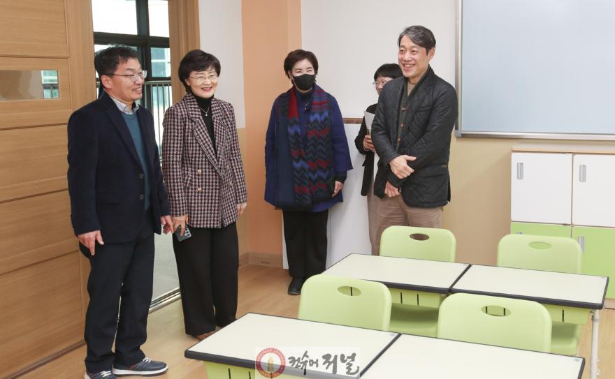 (사진1)인천시의회 교육위, 3월 개교 앞둔 인천윤슬초교 현장 점검.jpg