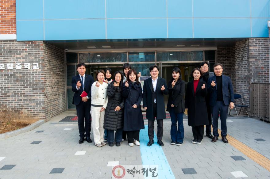 260309 오세풍 경기도의원, 김포 모담초·중학교 통학로 확장 현장 점검... 안전한 등하굣길 조성 최우선(3).jpg