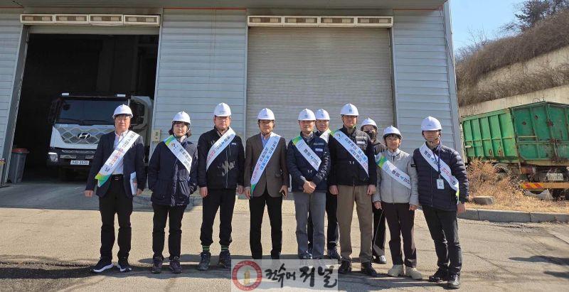 2.연천군, 근로자대표와 함께 자원새롬센터 안전 점검1.jpg