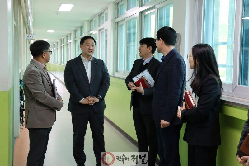 20260323_경기도의회 고준호 의원, 봉일천초등학교 찾아1.jpg