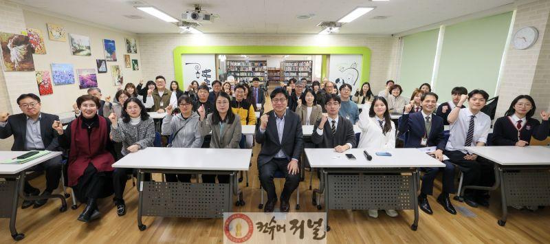 1. 도성훈 인천시교육감, 영흥도 찾아 도서지역 학교 현장 소통.jpg