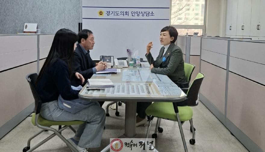 260324_이채명_의원__호계시장_앞_지하보도_엘리베이터_반복고장_관련_면담_진행.jpeg