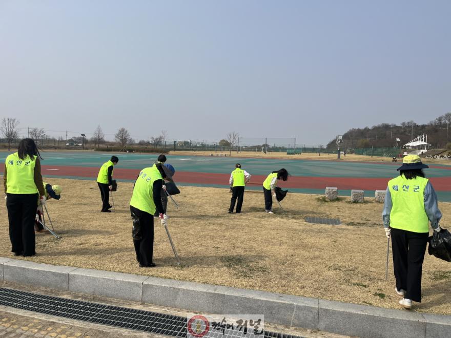 10.가족지원과 환경정화 활동 (3).jpeg