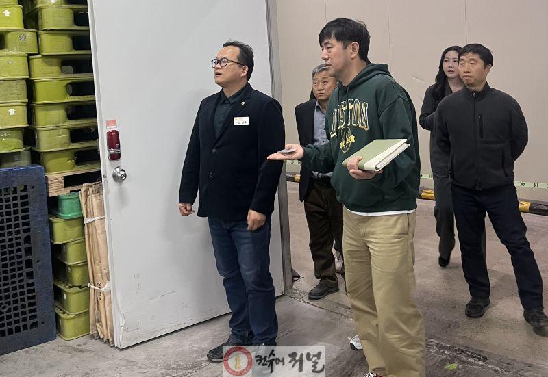 20260327 임창휘 도의원, 경기도 친환경농산물유통센터 현장 방문...“화재안전 강화와 임대업체 이용편의 제고 함께 풀어가자”(2).jpg