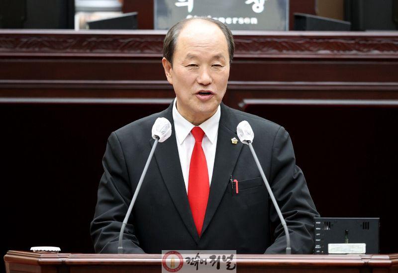 6-2. (사진)인천시의회 윤재상 의원, 강화남단 경제자유구역 지정 촉구.jpg