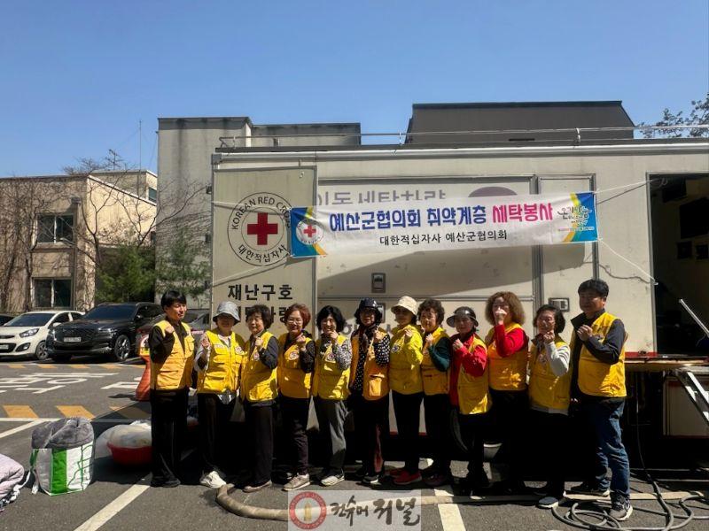 8.저장강박가구 청소 진행 모습 (2).jpg