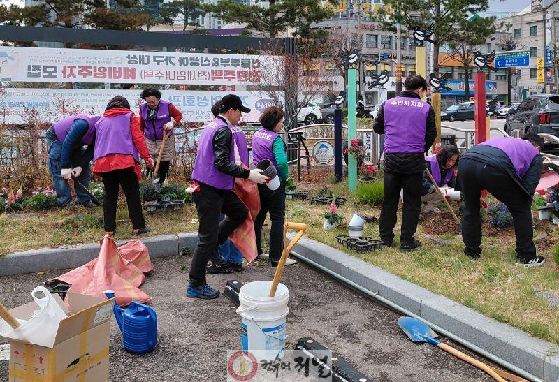 0415 작전2동 주민자치회, ‘마을화단 유지보수 사업’ 추진 (1).jpg