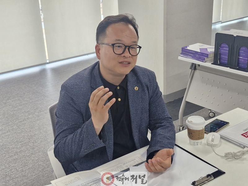 260420_임창휘_의원__도시계획과_교육의_통합행정_주문......“학교시설_복합화로_지자체-지역주민_상생모델_구축해야_해”_(1).jpg