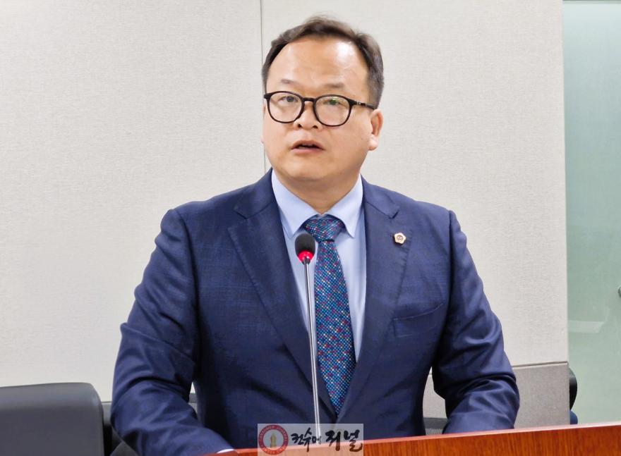 260422_임창휘_의원__전국_최초_개발사업구역_내_데이터클러스터_조성_기반_마련을_위한_조례안_상임위_심사_통과_(1).jpg