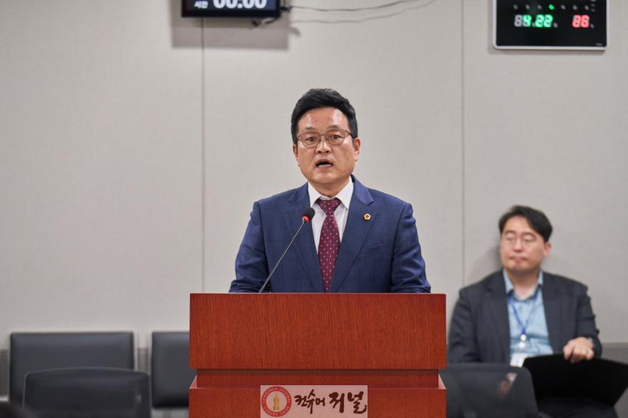 260423_이학수_의원__평택호_수상태양광_사업_재검토_및_법령_개정_촉구_건의안_상임위_통과_(1).jpg