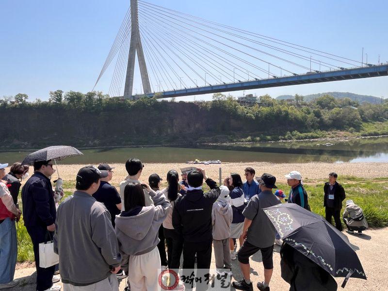 2.연천군, 구석기축제 사전 행사 ‘임진강 자연센터 플로깅’ 성황리 마쳐2.JPG
