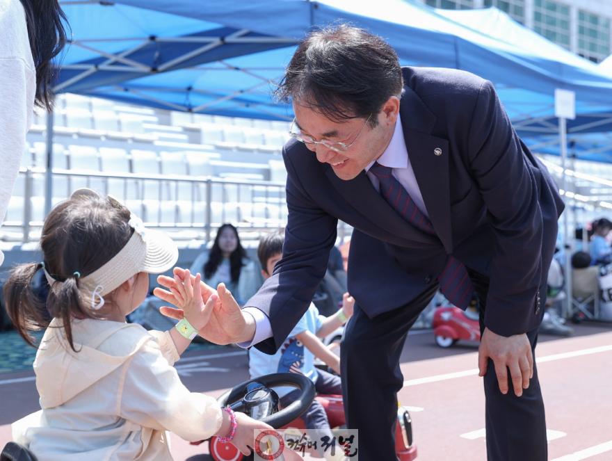 3. 고양시, 영유아와 함께한 ‘2026 어린이날 축제’ 개최 (3).jpg