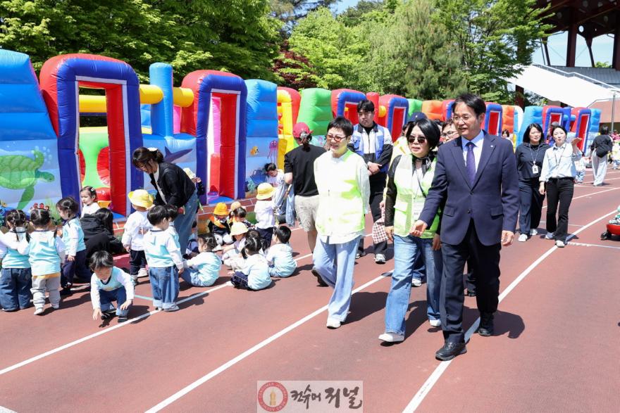 3. 고양시, 영유아와 함께한 ‘2026 어린이날 축제’ 개최 (2).jpg