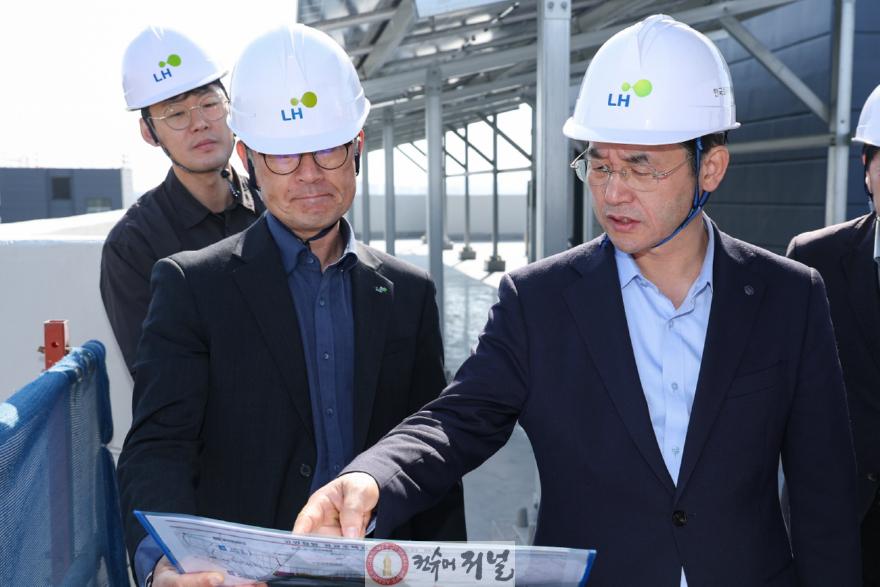 1. 고양시, 장항지구 현장서 ‘주민안전, 기반시설’ 살피다 (1).jpg
