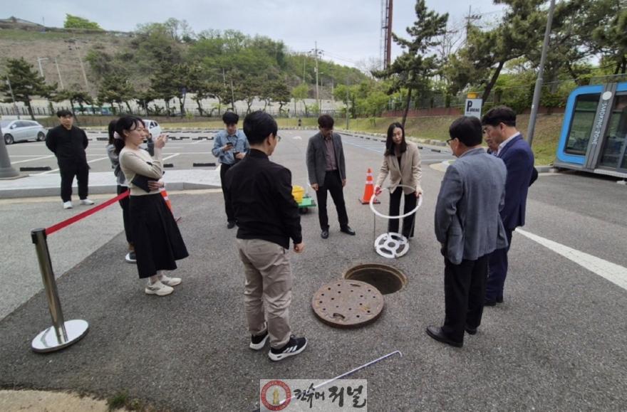 보도자료1-2 자동채수기 시연 현장.jpeg