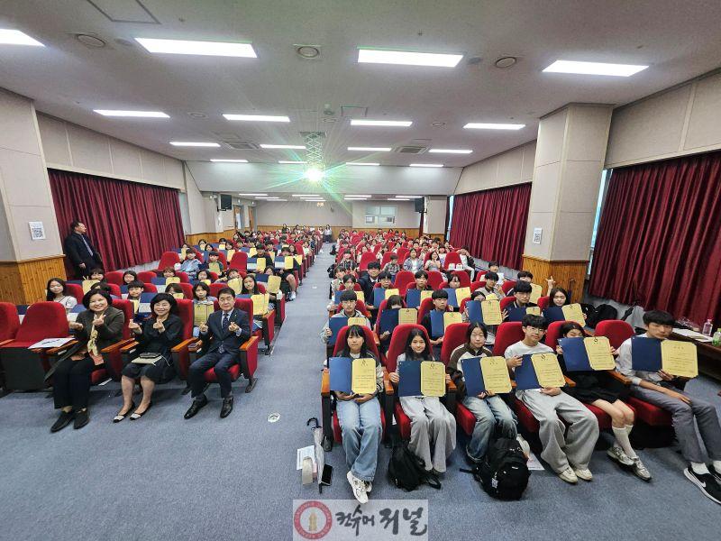 6. 인천서부교육지원청, 학생자치회 학생 대상 ‘역량 강화 워크숍 및 위촉식’ 개최.jpg