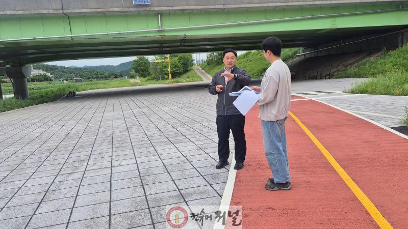 경기도의회 고준호 의원, 임기 한 달여 남기고 파주시 조리읍 봉일천 ‘빛의 수변광장’ 끝까지 챙겨1.jpg