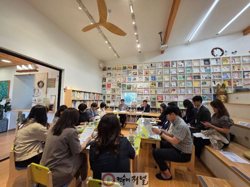 2. 인천광역시교육청, 강화군과 ‘강화교육발전특구 지역협력체’ 회의 개최 (1).jpg