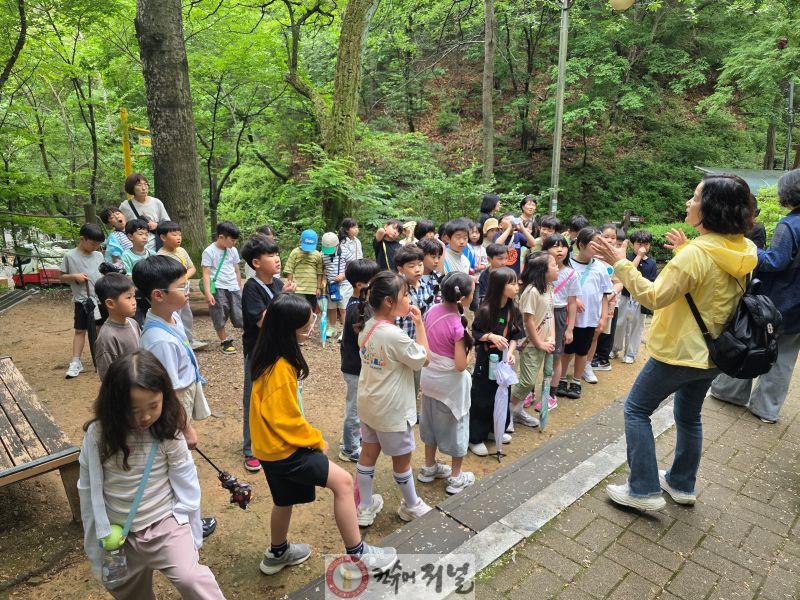 0604 효성1동 주민자치회, 초등학생 대상 ‘우리 마을 생태탐방’ 운영 (2).jpg