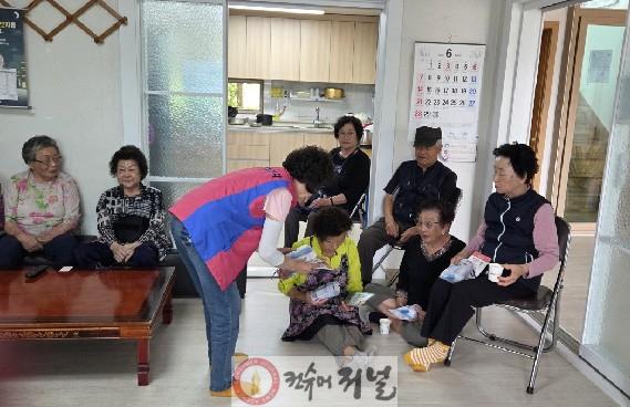 5.연천군농업기술센터, 고령농업인 온열질환 예방 현장 활동 본격 추진1.jpg