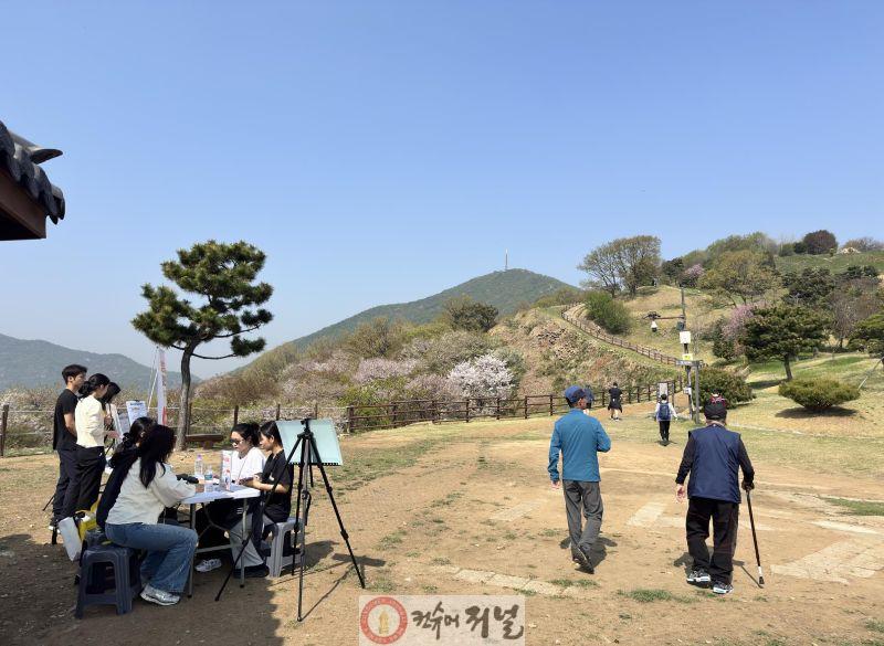 0605 계양구, 봄철 자살 고위험시기 생명존중 문화 확산 나서(1)_계양산 일대 생명존중 캠페인.JPG