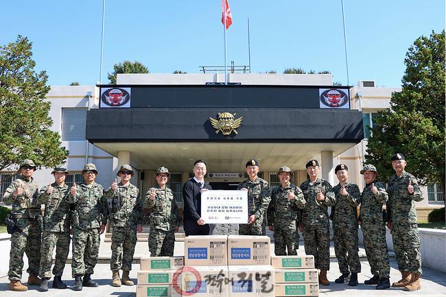 귀성부대_위문품_기부_행사_(5).jpg