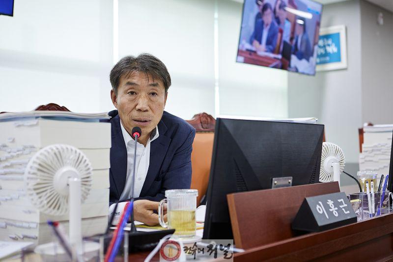 260616_이홍근_의원__“국제공항_후보지에_정부_태양광_정책_추진..._경기도의_선제적_대응_아쉬워”.jpg