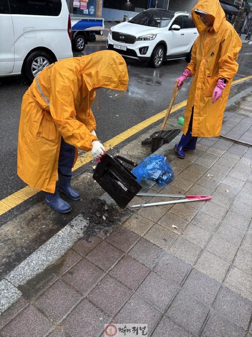 기획보도3_빗물받이 합동 점검(배곧2동).jpg