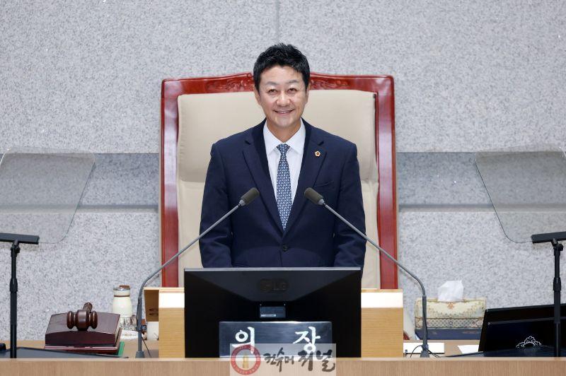 260624 김진경 의장. 제11대 의회 마무리하며 '송무백열' 감사 전해 (1).jpg