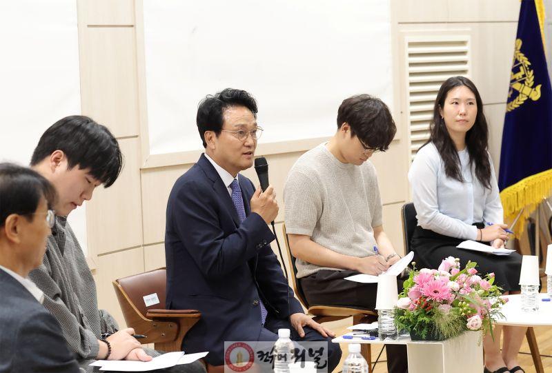 0629_(사진1)안민석_서울대_사범대_토크콘서트.jpg