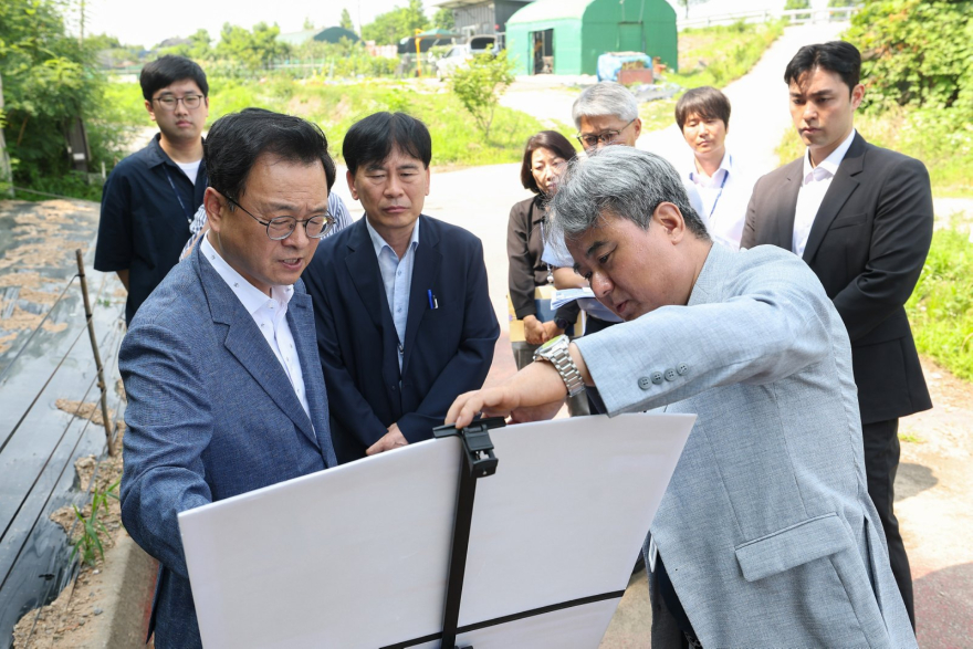 1-2. 민경선 고양특례시장 당선인(앞줄 왼쪽) 일산IC현장방문.jpg