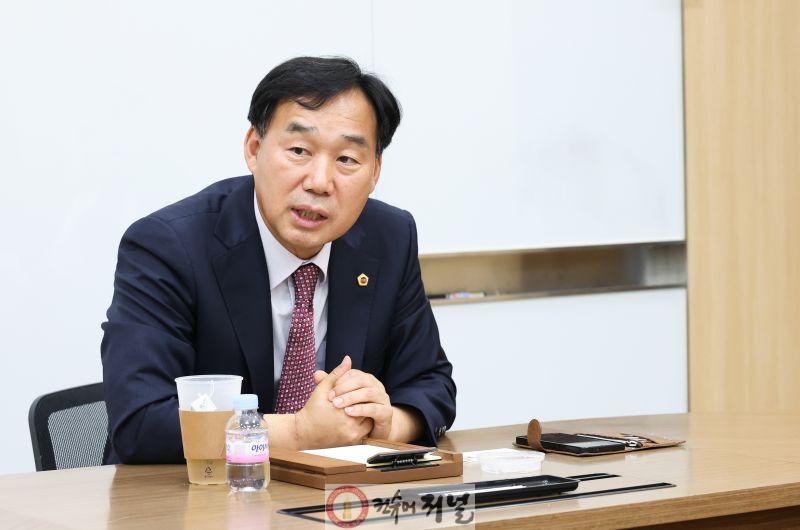 보도자료_260707_윤종영 경기도의회 국민의힘 정책위원장, 몽골 광역의원 및 몽골인한국유학졸업생협회와 ‘실내 스마트 온실’ 기술 정책 간담회 개최 (1).jpg