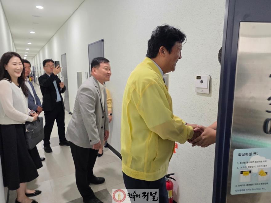 화재 이재민 임시주거시설 방문 사진(2).jpg