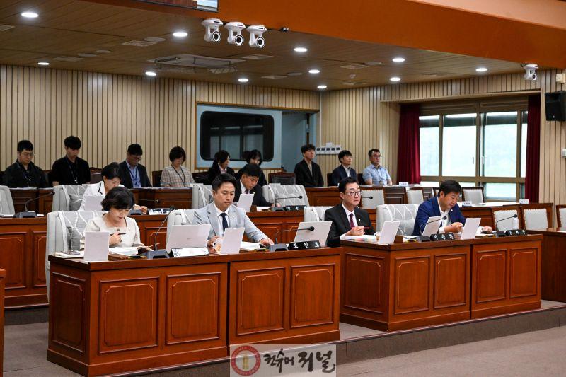 제302회 연천군의회 임시회 본회의 1차03.jpg