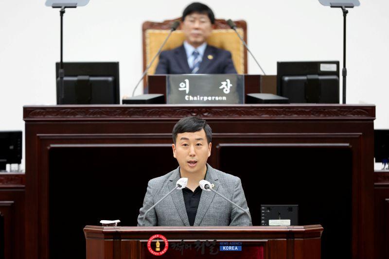 (사진)인천시의회 김동민 의원, 부개산 무장애 둘레길 조성 촉구.jpg