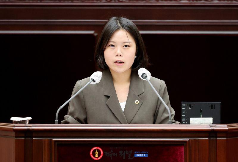 (사진)인천시의회 정보현 의원, 중고차 수출단지 조속 이전 및 글로벌 AI 오토밸리 조성 촉구.jpg