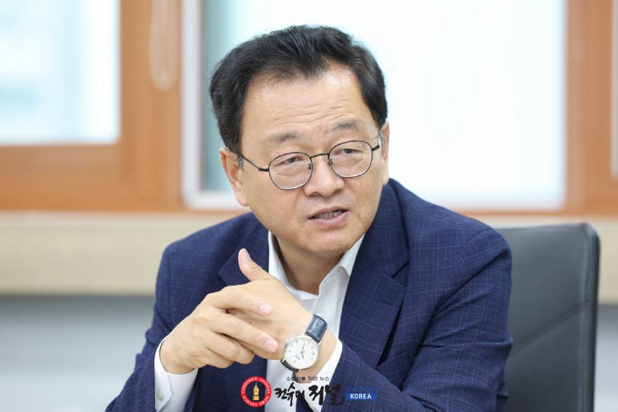 1. 고양시 도서관, 일상 속 문화 플랫폼으로 확장 (1) 민경선 고양특례시장.jpg