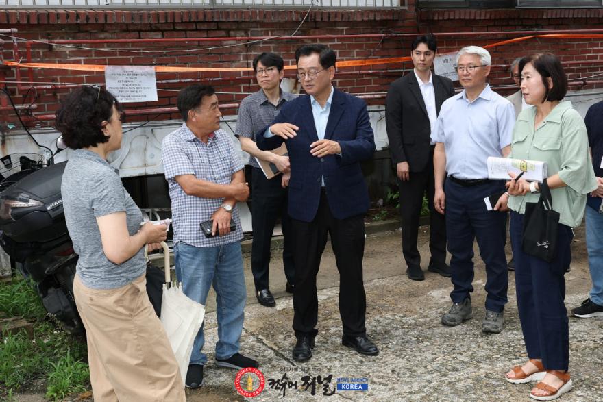 1. 민경선 고양특례시장, 노후·위험 공동주택 현장 방문…선제적 안전관리로 시민 생명 보호   (1).jpg