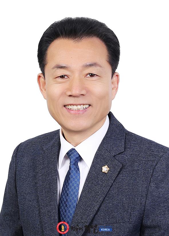 260720_김성수_의원__제12대_경기도의회_전반기_교육행정위원장_선출_(1).jpg